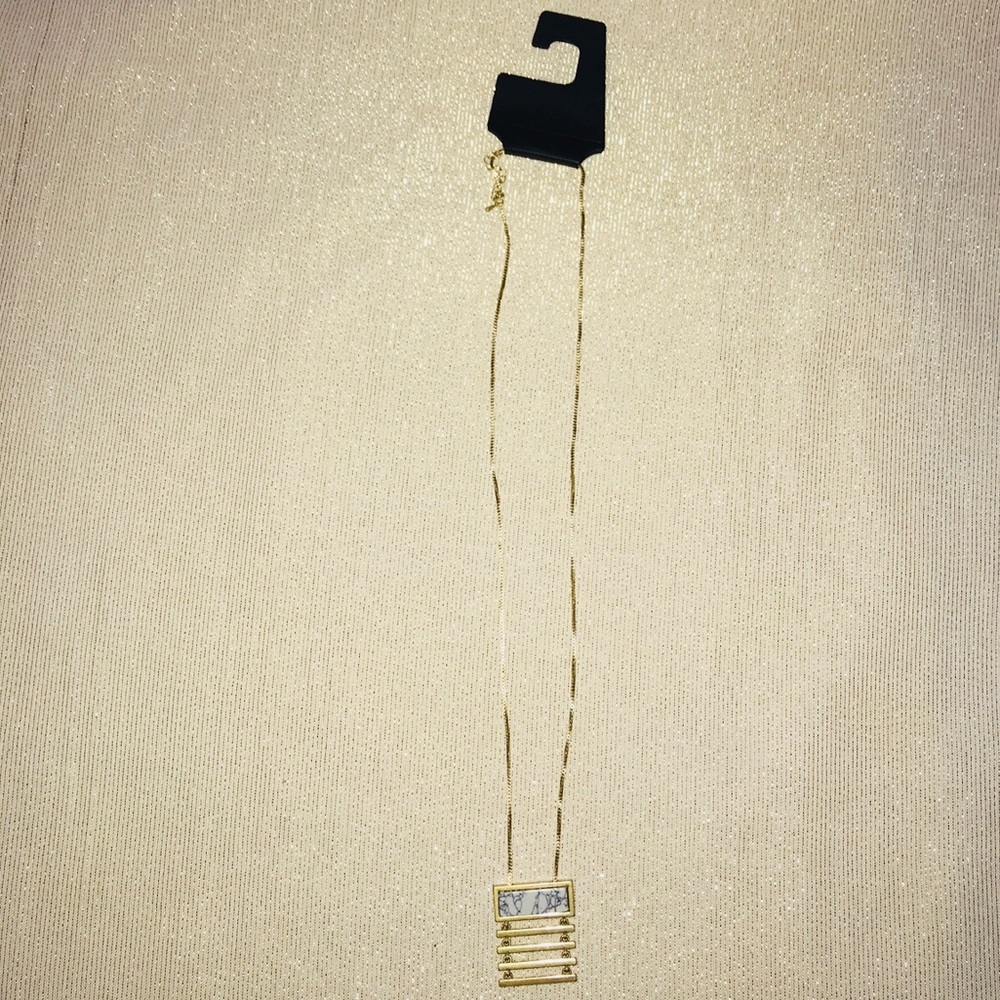 Never used necklace!!